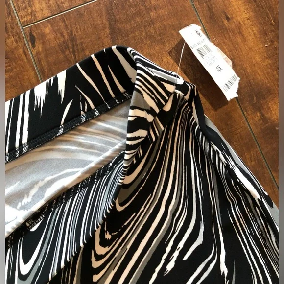 Bar III Plus Size Swirl-Print Flare-Leg Pants, Size 4X Black & White NWT - Picture 9 of 13